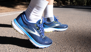 Let goed op slijtage en test de demping